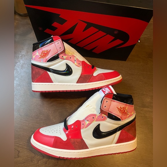 Jordan 1 high OG next chapter spider-verse size 11 men Ds receipt in pics 1-3 🚢 - Picture 2 of 10